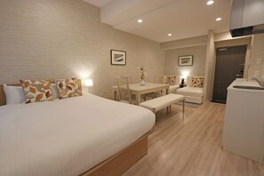 Desk, soundproofing, iron/ironing board, free WiFi