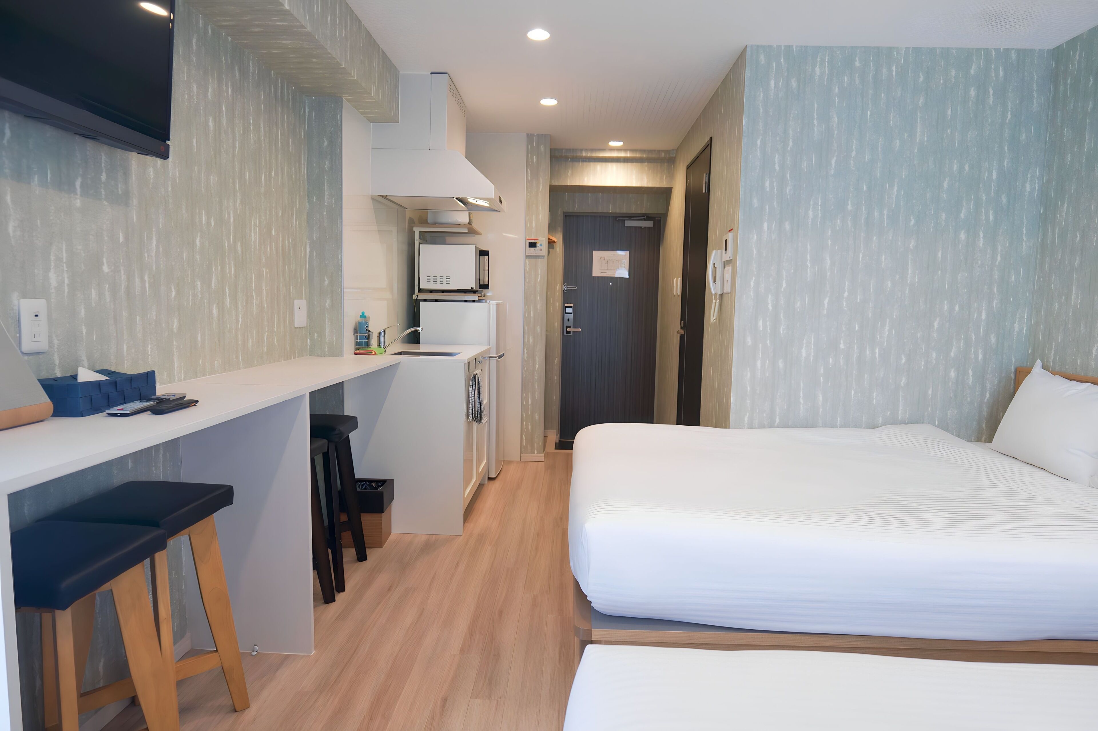 Bureau, chambres insonorisées, fer et planche à repasser, Wi-Fi gratuit