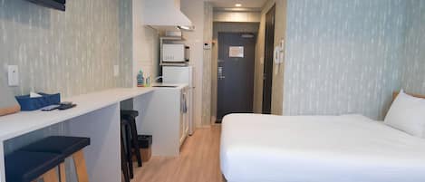 Desk, soundproofing, iron/ironing board, free WiFi