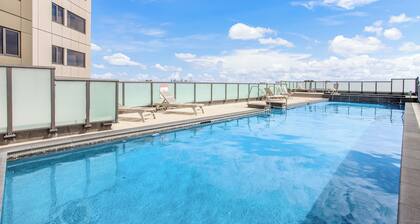 Stunning Views Kitchen Gym Swimming Pool Car Park