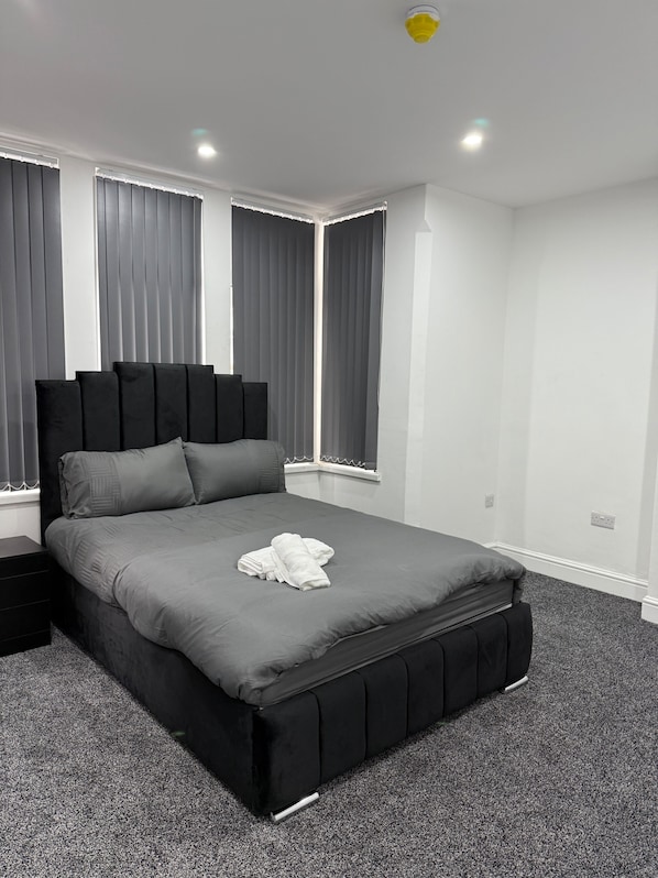 2 slaapkamers, een strijkplank/strijkijzer, wifi, beddengoed