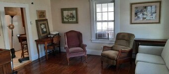 Live the Vermont Life in 1840 Classic Renovated Cape