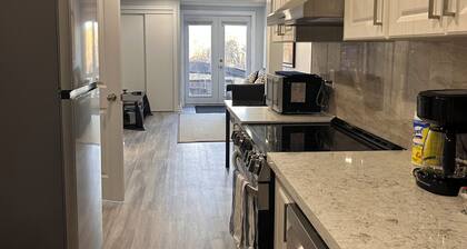 Whitby Hideout - 3BR 5BD 3WR Pool Table Sauna close to Thermea SPA