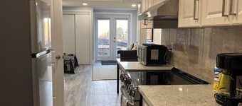 Whitby Hideout - 3BR 5BD 3WR Pool Table Sauna close to Thermea SPA