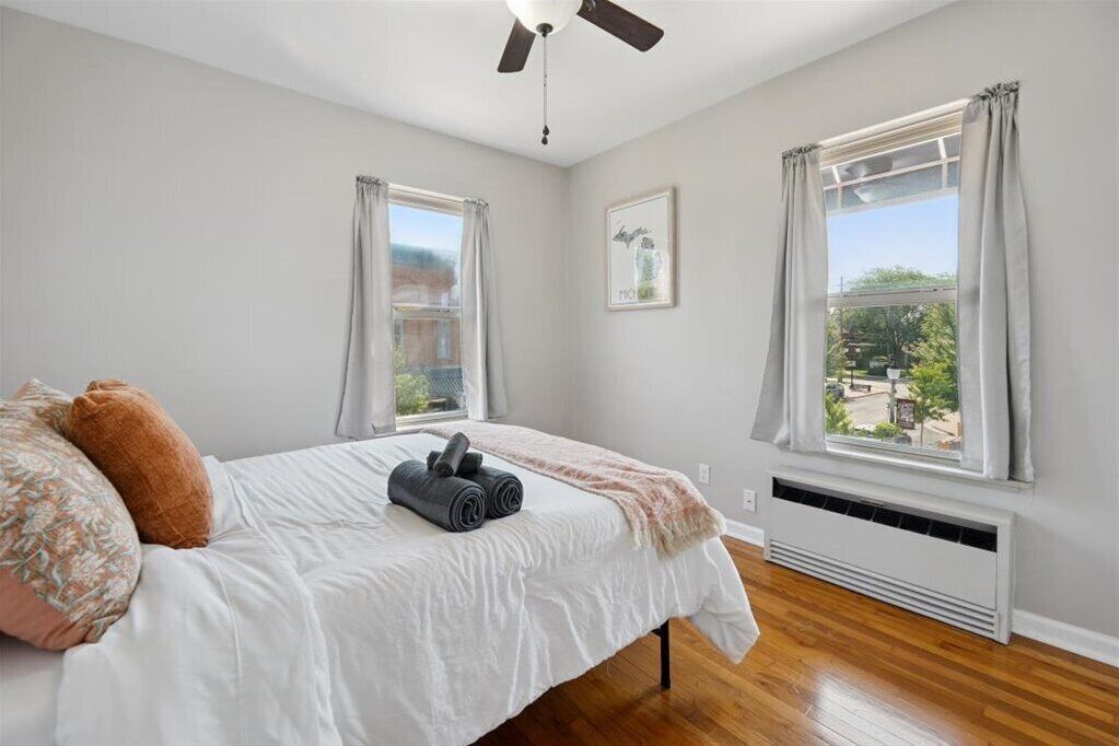 2 bedrooms, iron/ironing board, free WiFi, bed sheets