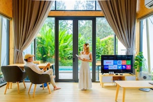 Exclusive Duplex | Premium bedding, down duvets, in-room safe, blackout curtains