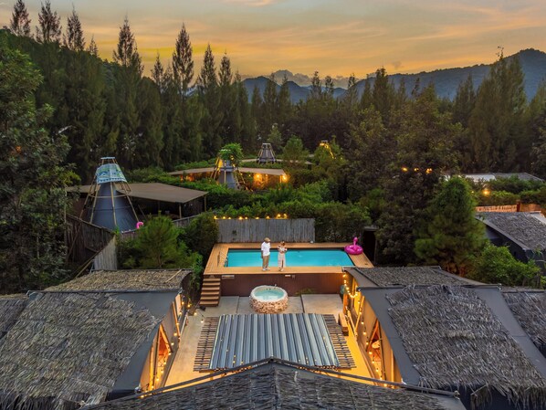 Giant Cabin Glamp Onsen | Utsikt fra rommet