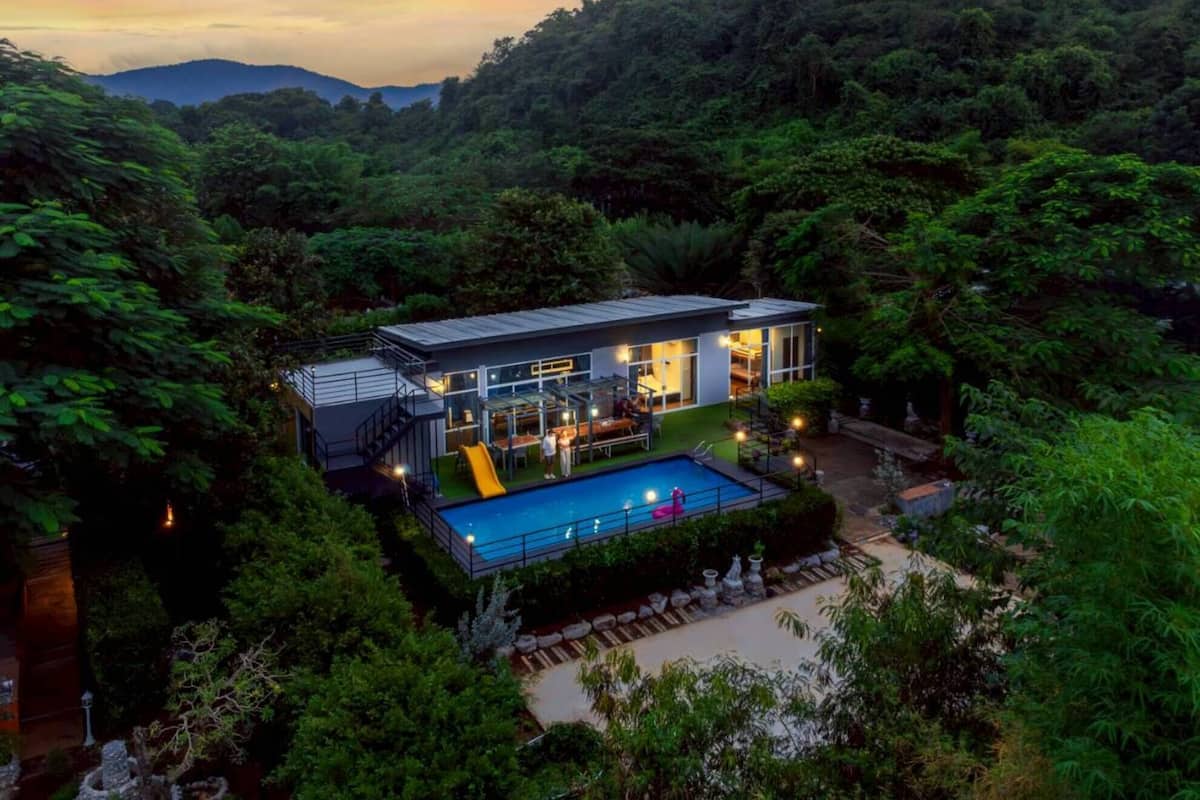 Modern Italian Pool Villa 4 | Premium bedding, down comforters, in-room safe, blackout drapes