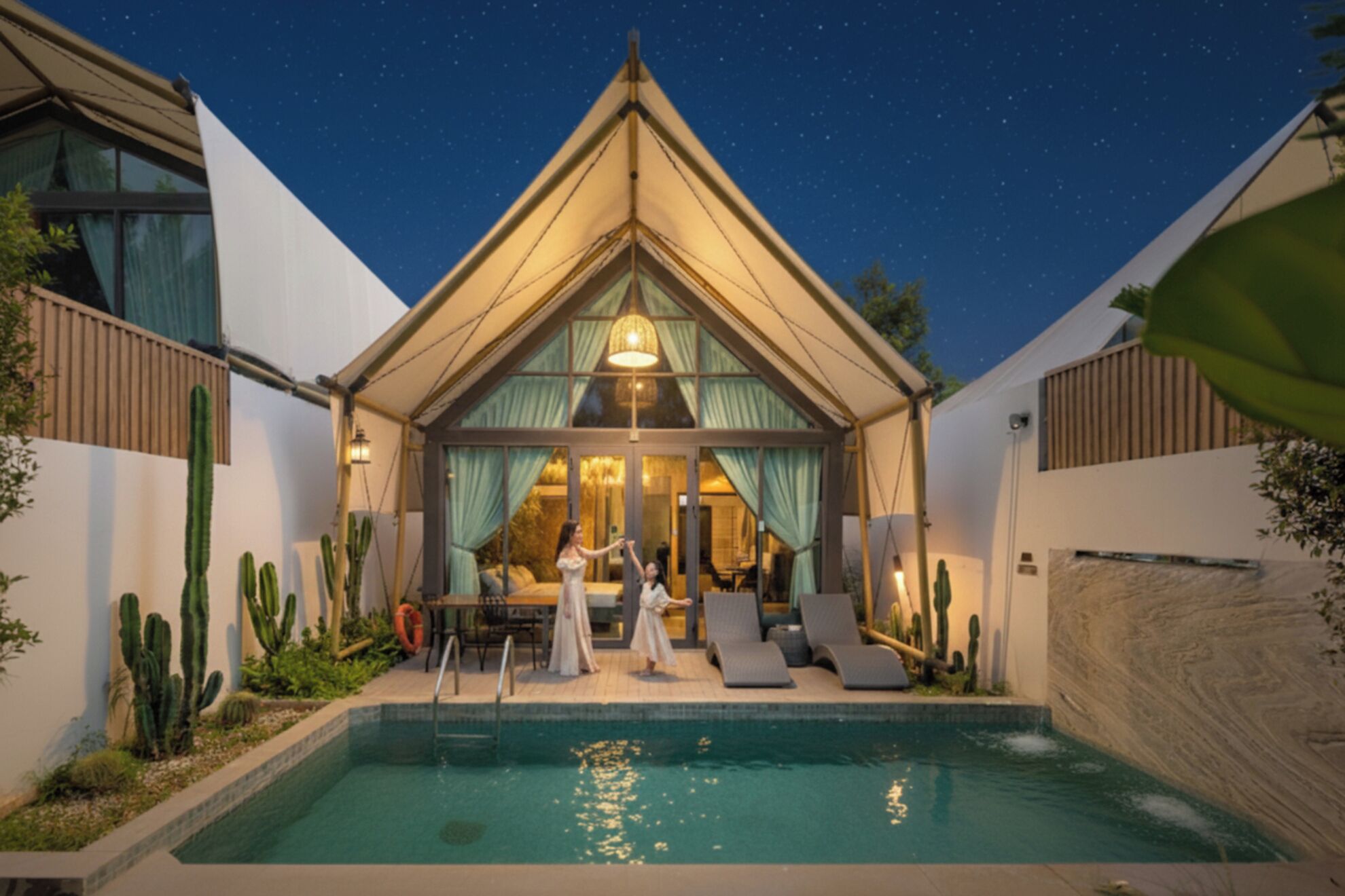 Exclusive Private | Premium bedding, down comforters, in-room safe, blackout drapes