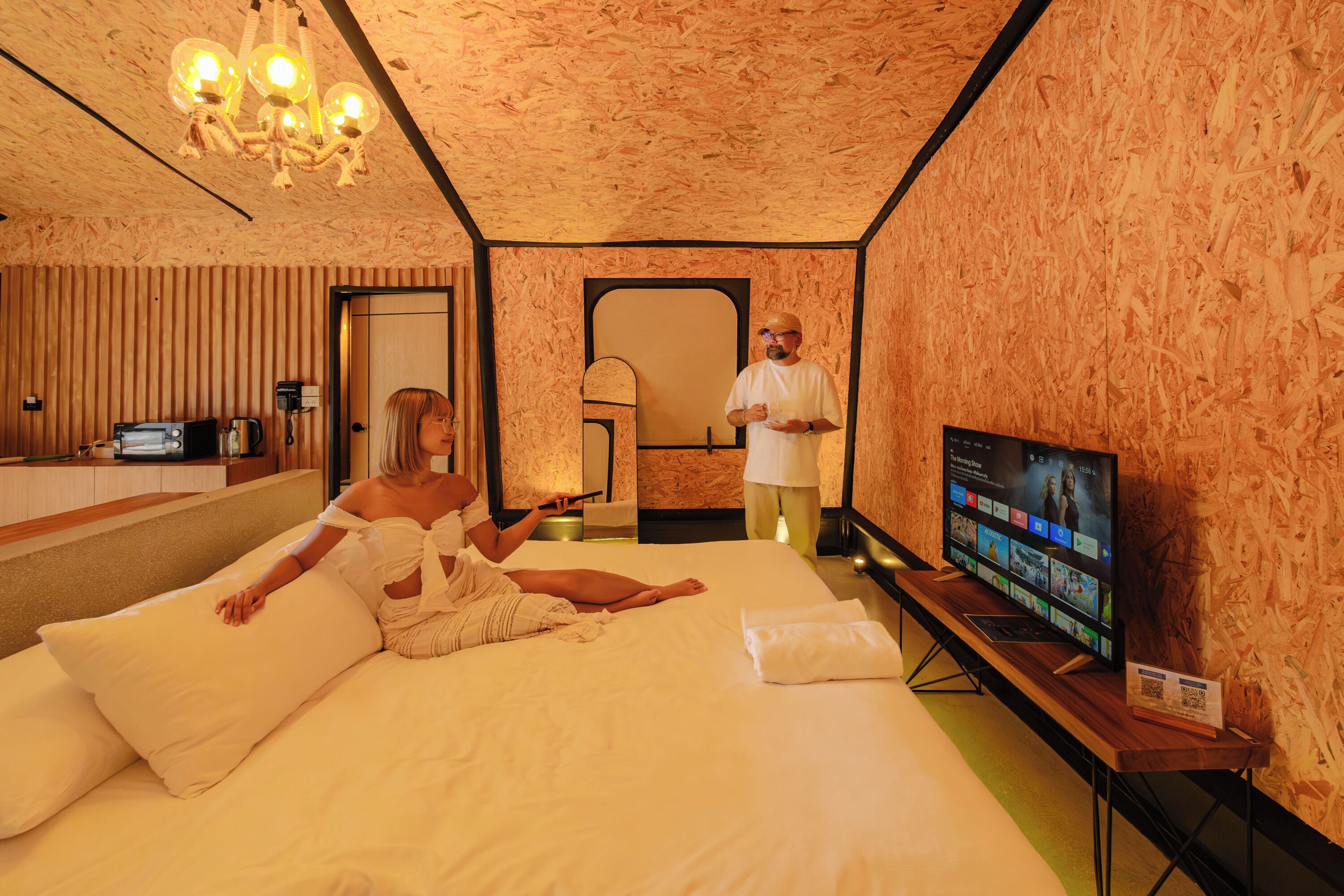 Giant Cabin Glamp Onsen | Sengetøy av topp kvalitet, dundyner, safe på rommet og blendingsgardiner