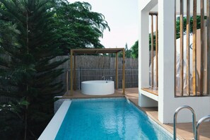 Muji Sky Hydra Dome | Living area