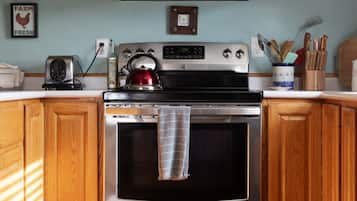 Refrigerador, microondas, horno, lavavajillas