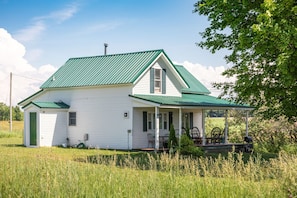 Exterior - Cozy Countryside Farmhouse In Leelanau (Cedar)