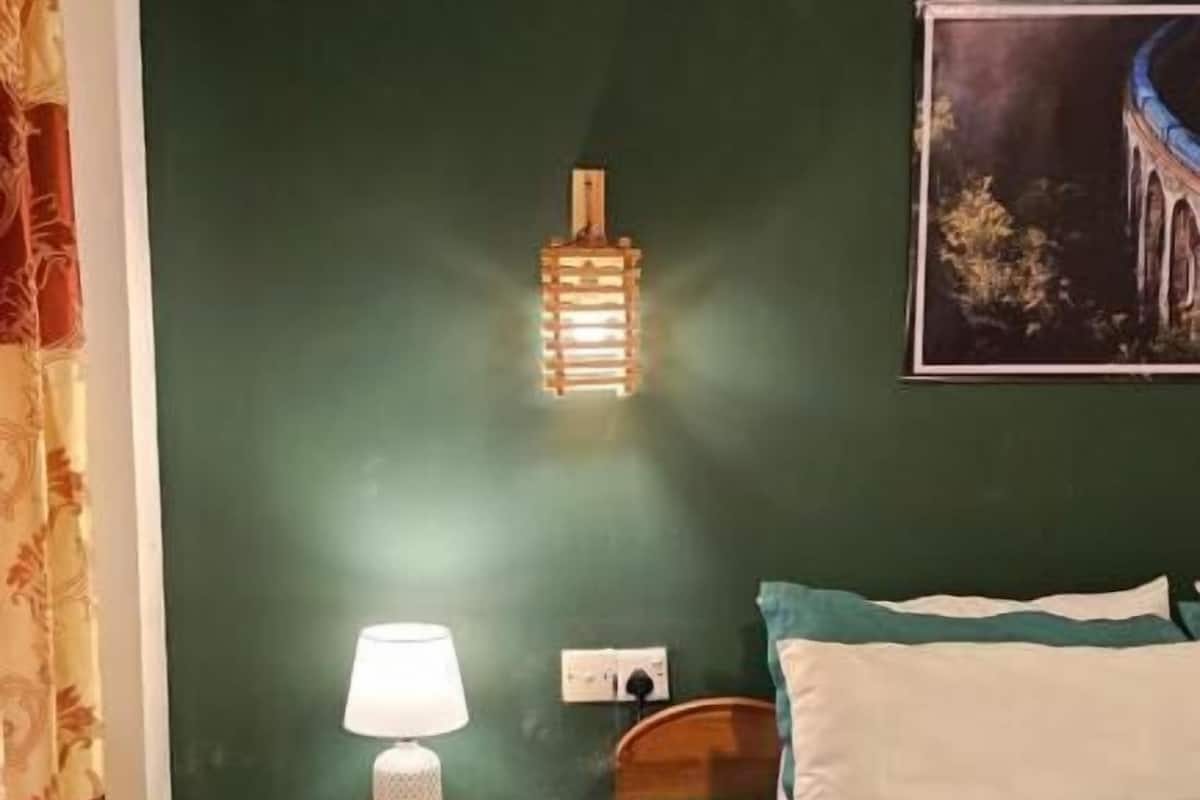 Deluxe Double Room, Balcony | Free WiFi