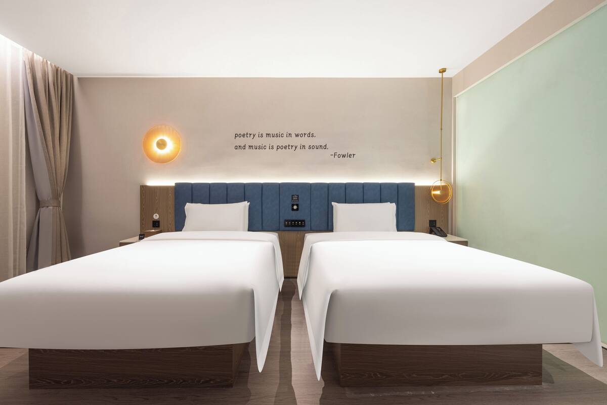 Luxury Double or Twin Room | Memory foam beds, blackout drapes, iron/ironing board (on request)