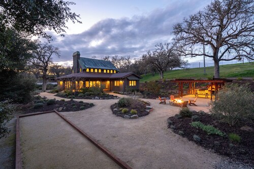 Oaks & Madeira LuxEstate by Templeton Vaca Rentals