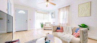 Stylish Urban Hideaway Steps to BART- 3Beds