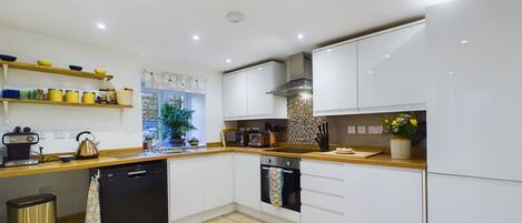 Fridge, microwave, oven, dishwasher