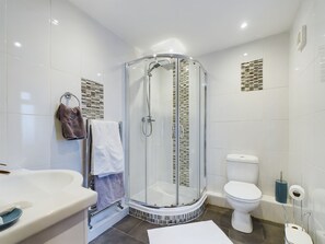 Hair dryer, towels - Woodman's Cottage, central Penrith with shops, bars, restaurants on doorstep, Ullswater 9mile (Penrith)