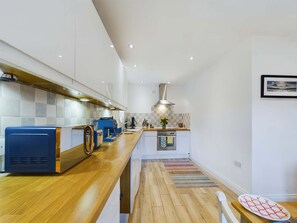 Fridge, microwave, oven, dishwasher - The Loft, centrally located in Penrith with amenities on doorstep and Ullswater 9 miles (Penrith)