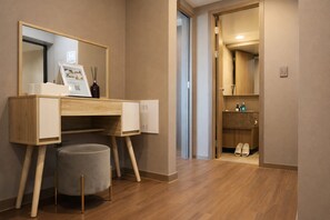 Superior Plus - Half Ocean View | Individually decorated, individually furnished, soundproofing, free WiFi - Haeundae Elbonz (Busan)