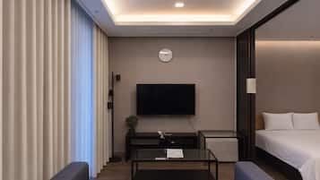 Deluxe Twin - Half Ocean View | Trang trí khác biệt, trang bị nội thất với thiết kế riêng biệt