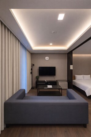 Deluxe Twin - Half Ocean View | Individually decorated, individually furnished, soundproofing, free WiFi - Haeundae Elbonz (Busan)