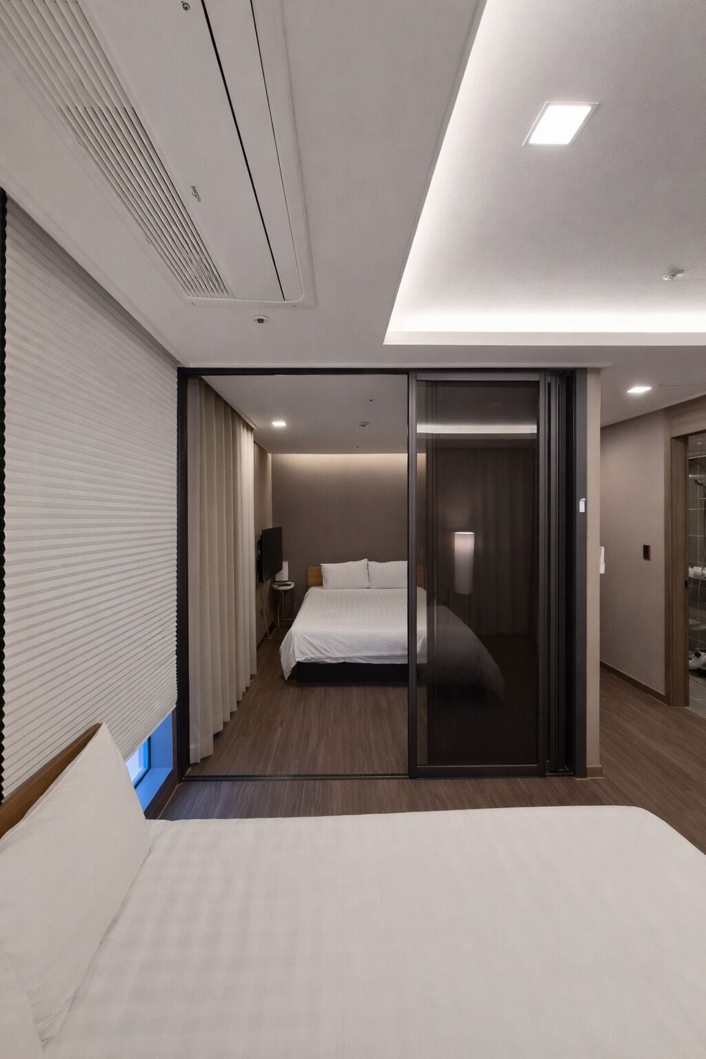 Deluxe Twin - Half Ocean View