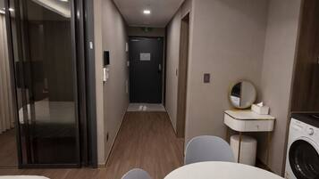 Deluxe Twin - Half Ocean View | Individually decorated, individually furnished, soundproofing, free WiFi