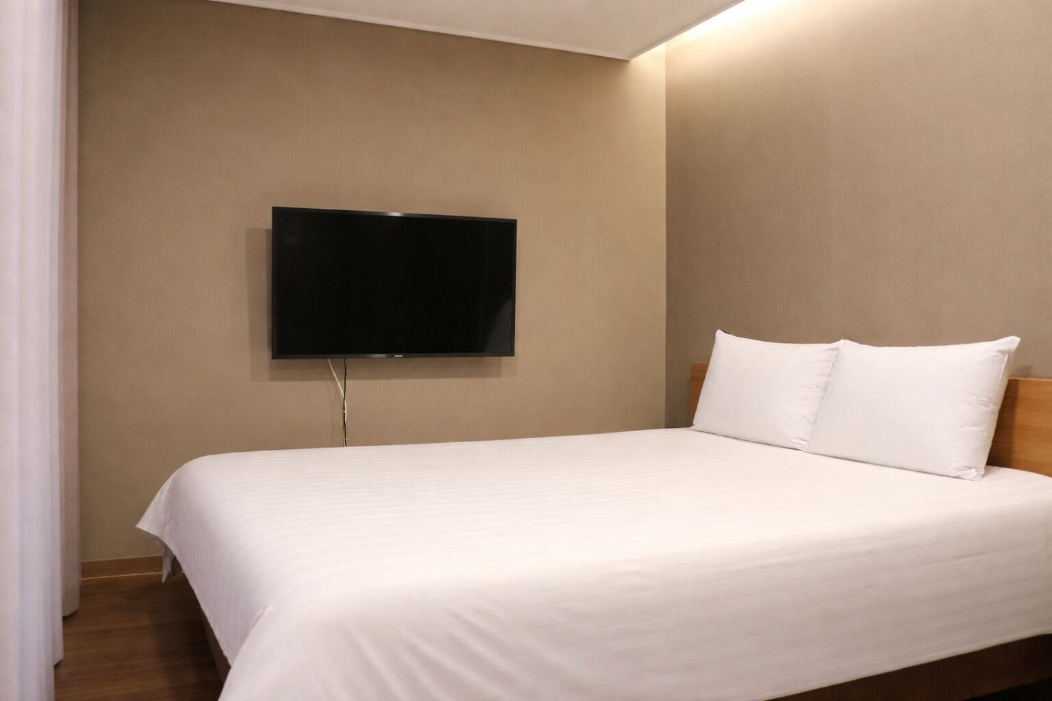 بديكورات فريدة لكل غرفة وطراز فريد لكل وحدة وتجهيزات عازلة للصوت