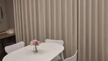 Deluxe Twin - Half Ocean View | Individually decorated, individually furnished, soundproofing, free WiFi