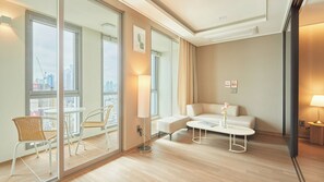 Deluxe - Half Ocean View | Individually decorated, individually furnished, soundproofing, free WiFi - Haeundae Elbonz (Busan)