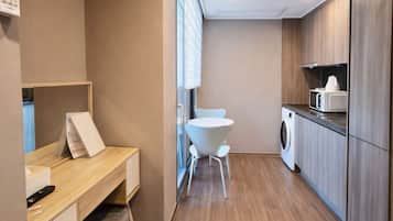 Standard Plus | Con stile personalizzato, con arredamento individuale, insonorizzazione