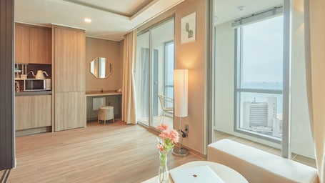 Basic Double Room, Partial Sea View | Living area | Flat-screen TV. Elbon The Stay