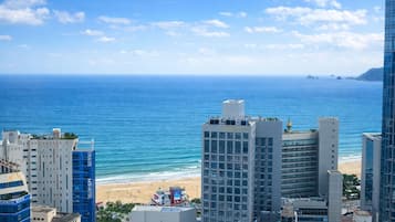 Premier - Ocean View | Individually decorated, individually furnished, soundproofing, free WiFi