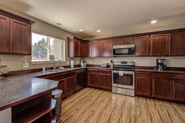 Microwave, oven, stovetop, dishwasher