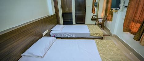 Deluxe Room, 6 Bedrooms | Free WiFi