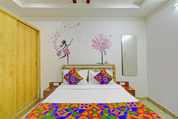 Egyptian cotton sheets, premium bedding, in-room safe, free WiFi