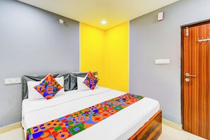 Egyptian cotton sheets, premium bedding, in-room safe, free WiFi - Fabhotel R3 Atmos (Hyderabad)