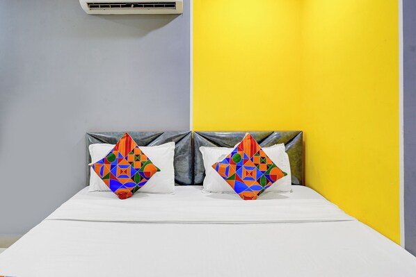 Egyptian cotton sheets, premium bedding, in-room safe, free WiFi - Fabhotel R3 Atmos (Hyderabad)