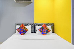 Egyptian cotton sheets, premium bedding, in-room safe, free WiFi
