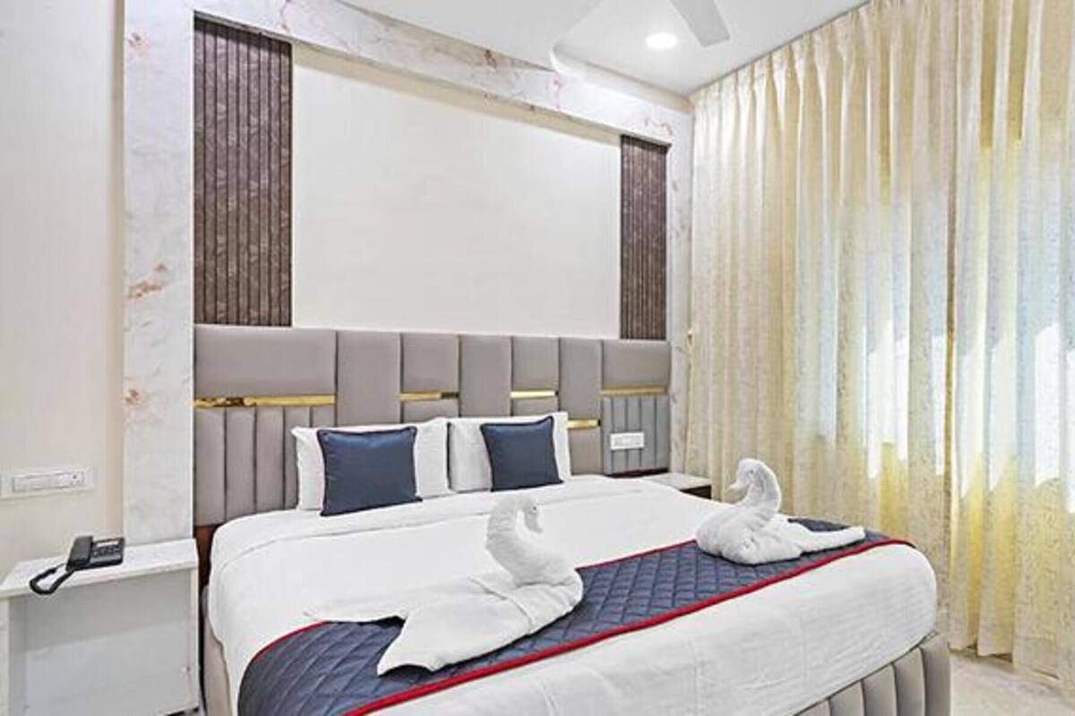 Premium Room | Egyptian cotton sheets, premium bedding, in-room safe, free WiFi