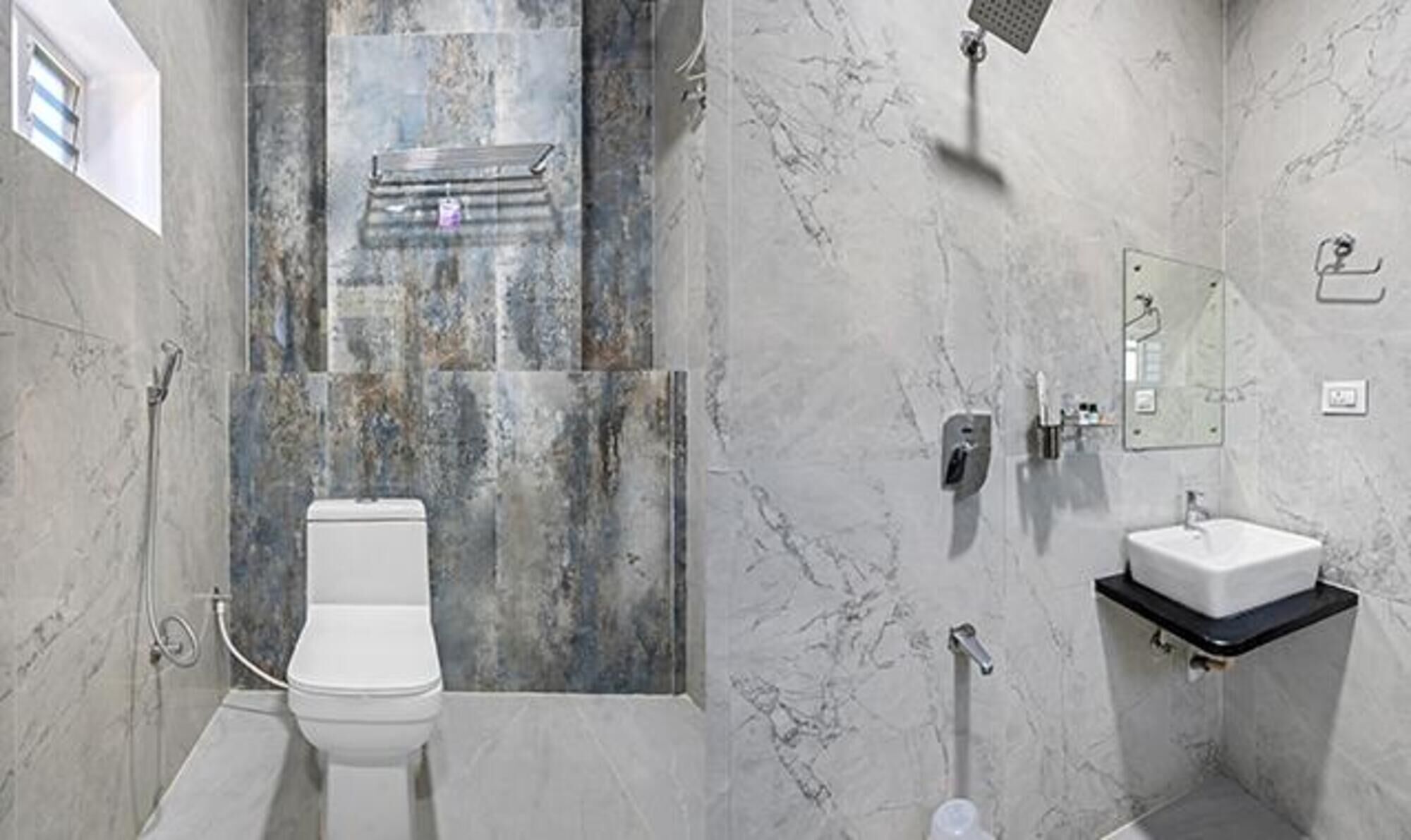 Bruser, brusehoved med spredningseffekt, gratis toiletartikler