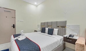Egyptian cotton sheets, premium bedding, in-room safe, free WiFi