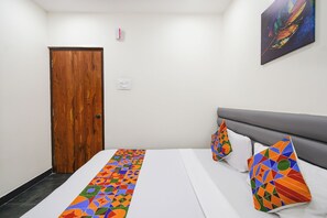Egyptian cotton sheets, premium bedding, in-room safe, free WiFi