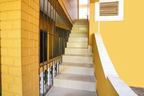 Staircase - Via Romeo's Stays (Calangute)