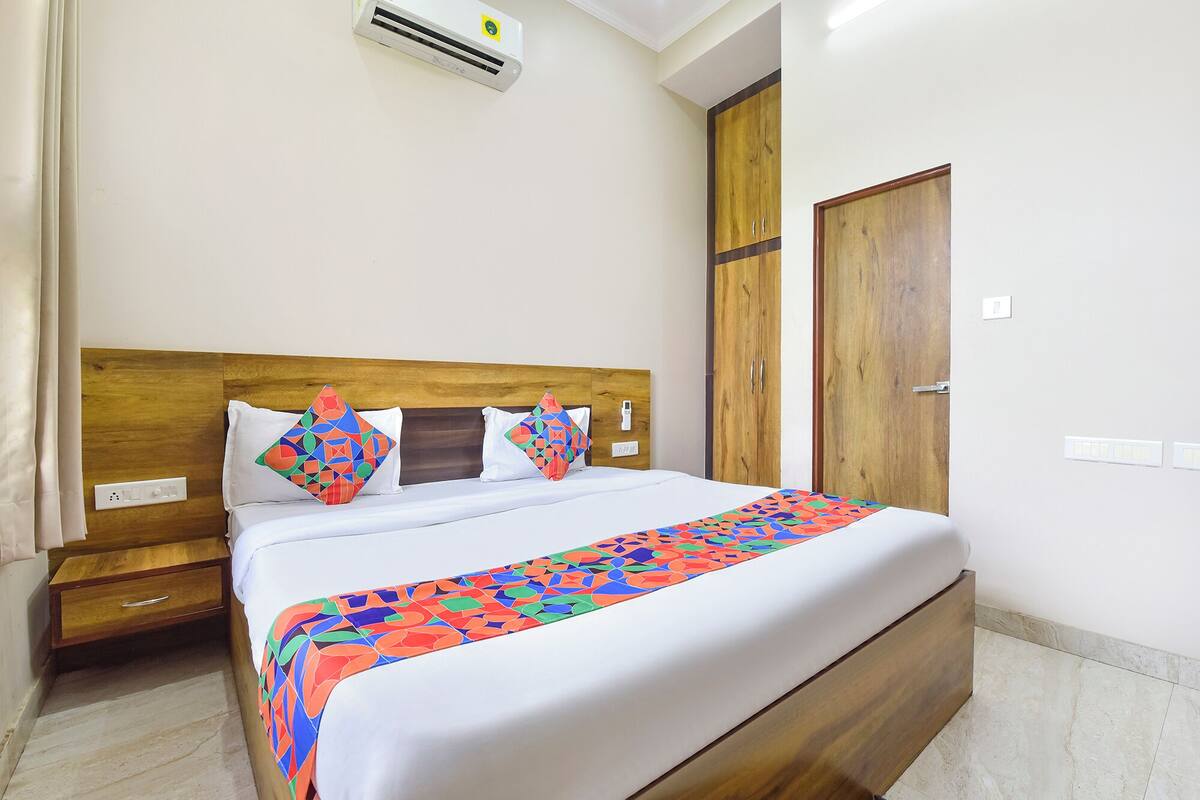 Deluxe Room | Egyptian cotton sheets, premium bedding, in-room safe, free WiFi