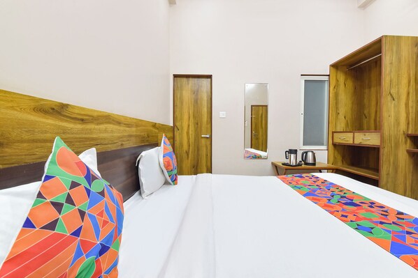Egyptian cotton sheets, premium bedding, in-room safe, free WiFi