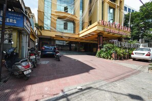 Free self parking