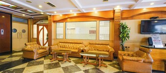 Fabhotel Marjan International